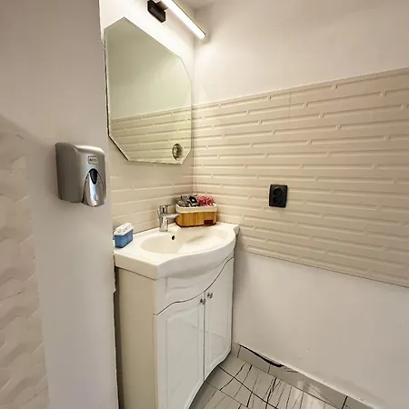 Courtyard Premium
