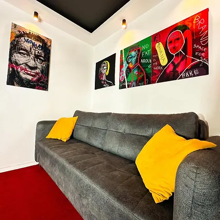 Courtyard Premium *