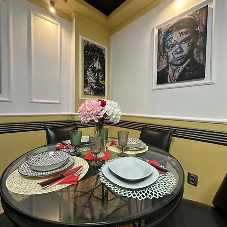 Courtyard Premium Apartment Craiova