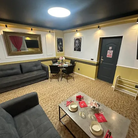 Courtyard Premium شقة *