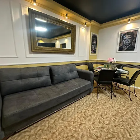 Courtyard Premium Apartment Craiova