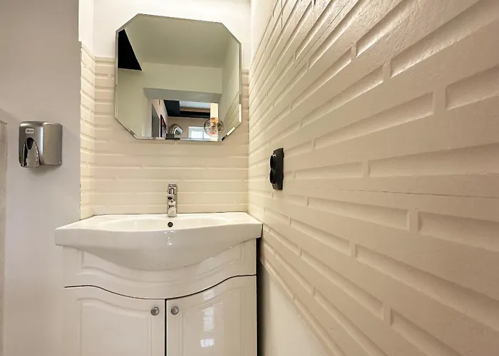 Courtyard Premium شقة