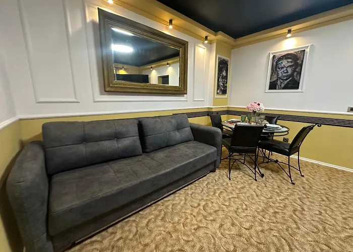 Courtyard Premium شقة كرايوفا