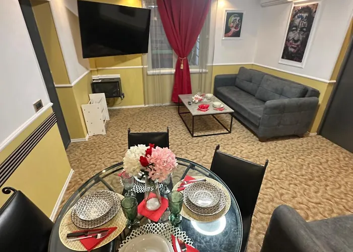 Courtyard Premium شقة *